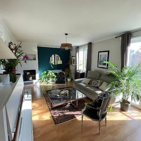 Villa Lagavia Igny (Essonne)